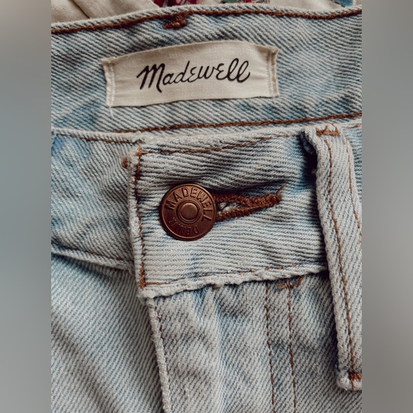 Madewell High-Waisted Curvy Mom Jeans - Picture 4 of 9